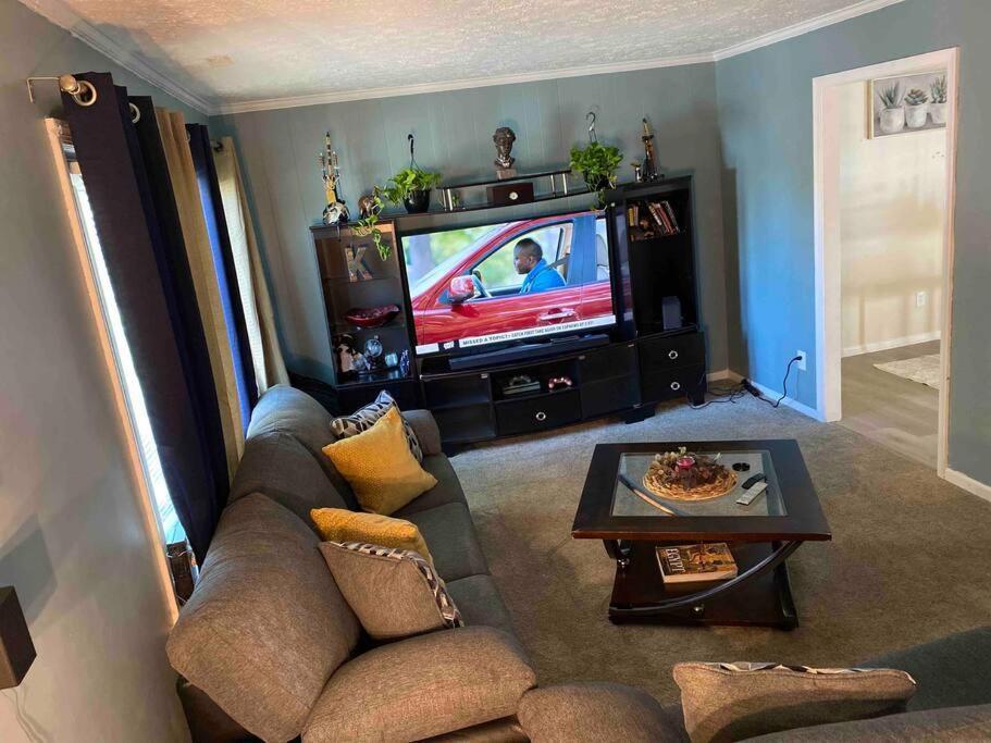 Cheerful 3-Bedroom 3Bath With Fire Pit And Patio Hampton Exterior photo