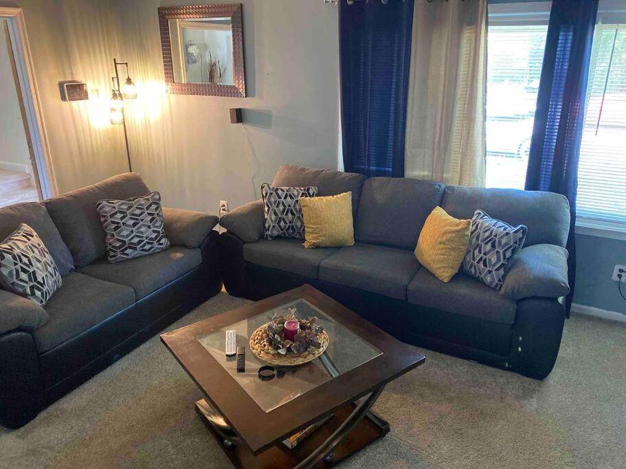 Cheerful 3-Bedroom 3Bath With Fire Pit And Patio Hampton Exterior photo